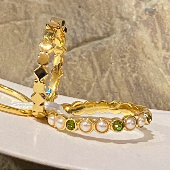 Madewell Set of Three Faux Pearl & Gem
Stackable Rings NWT Size 8 - Picture 6 of 9